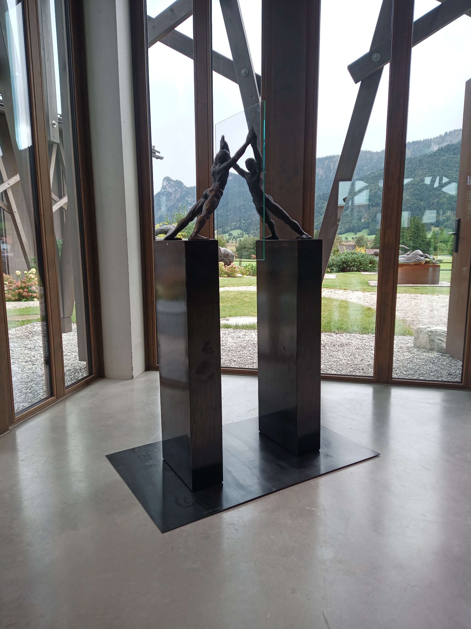 Distanz by Joachim Seitfudem in the museum setting