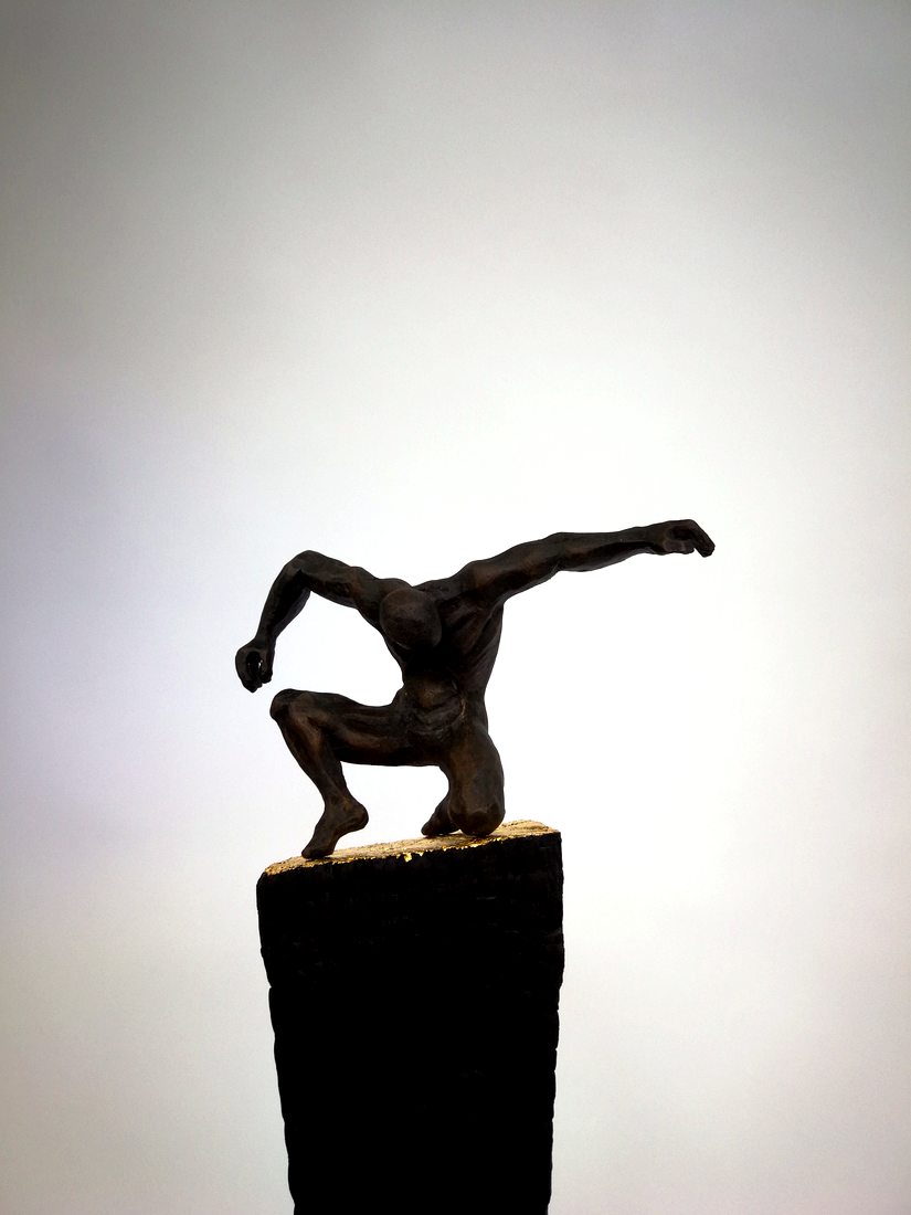Balance, Bronze work by Joachim Seitfudem
