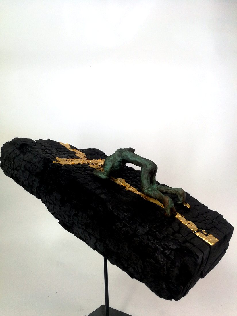 Crawling, Bronze work by Joachim Seitfudem