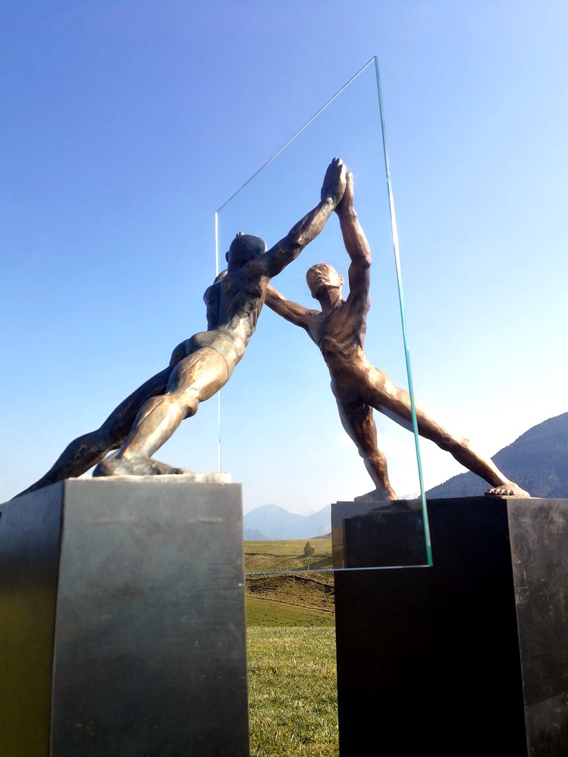 Distance, Bronze work by Joachim Seitfudem